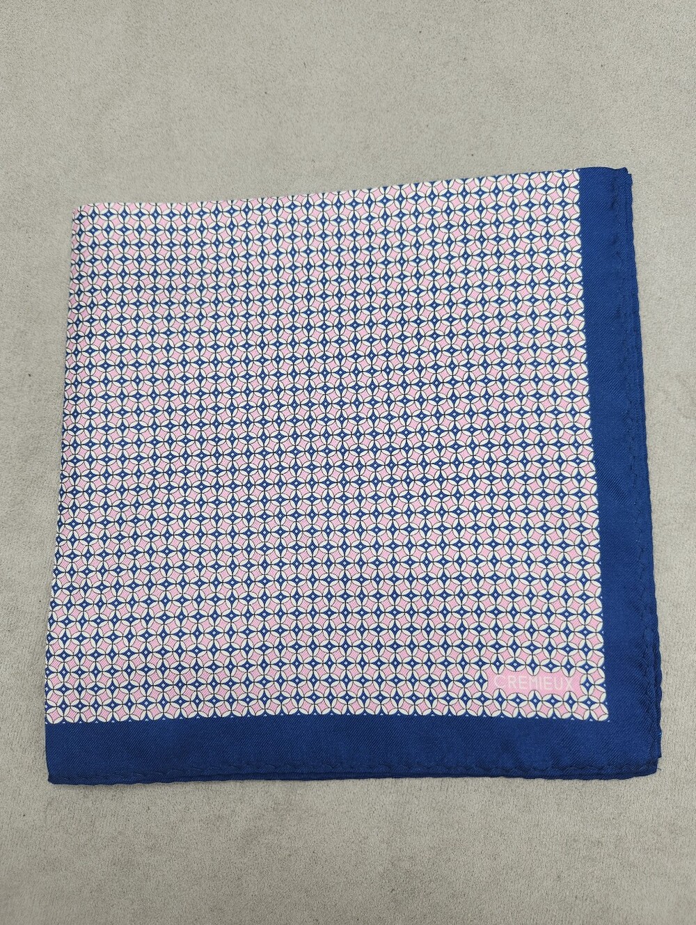 Cremieux Pocket Square Pastel Pink Foulard 100% Silk Pochette Formal New $35